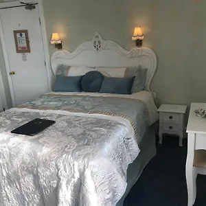 Norman With Free Parking Guest house